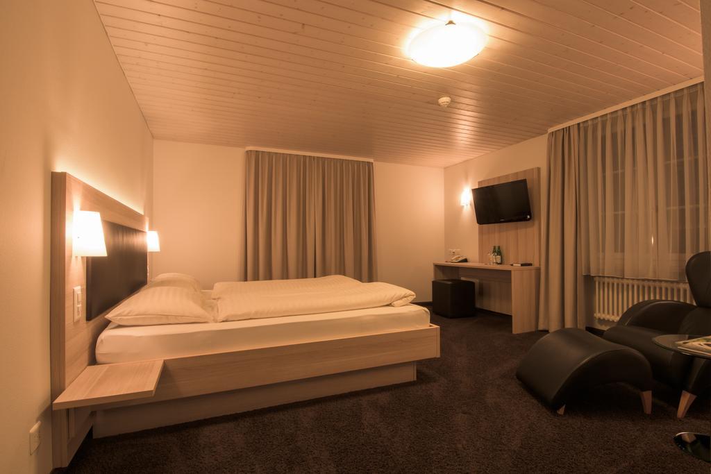Hotel Zum Goldenen Kreuz Frauenfeld Szoba fotó